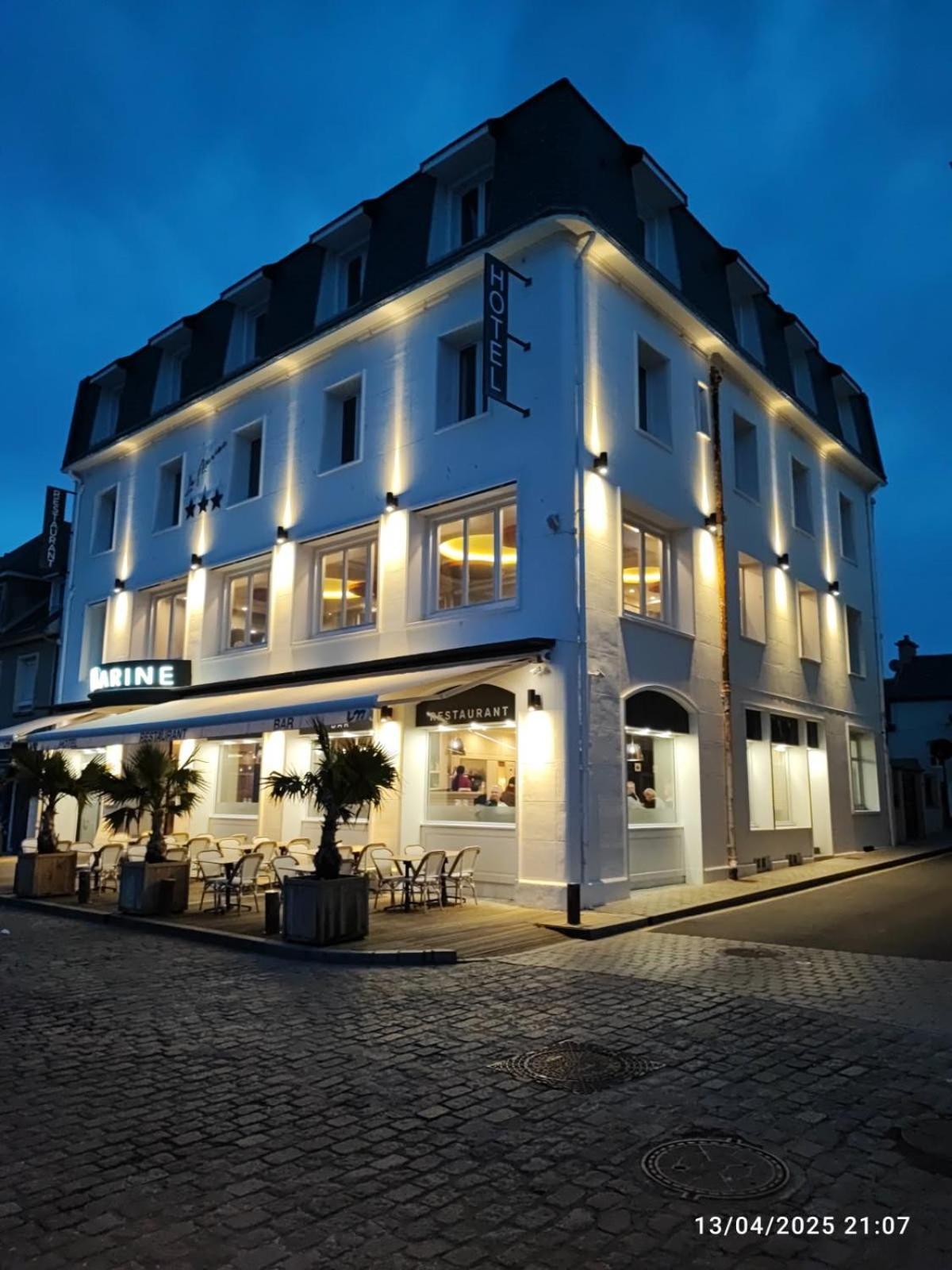 Le Grand Hotel De La Marine "Face A La Mer" Port-en-Bessin-Huppain Exterior photo